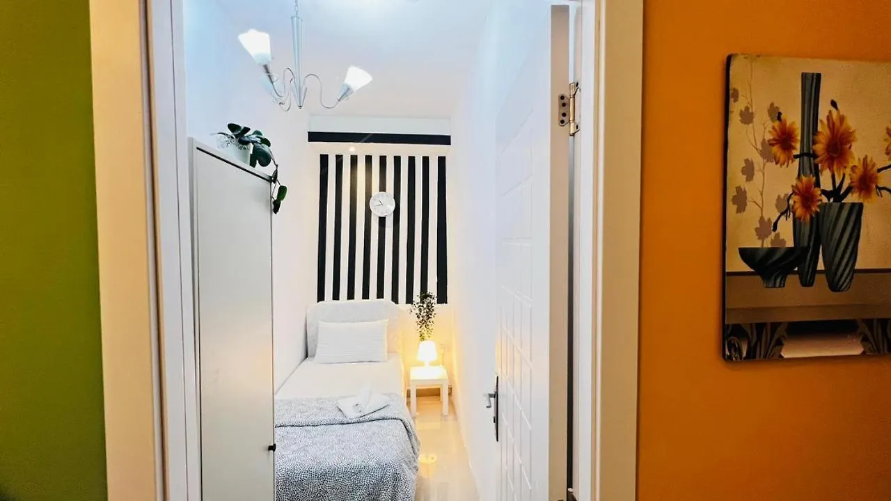 Strips Partition Room Al Barsha 1 Near Moe Metro Dubai Homestay