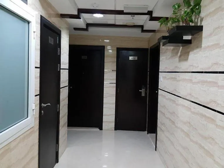 Homestay Strips Partition Room Al Barsha 1 Near Moe Metro Dubai United Arab Emirates